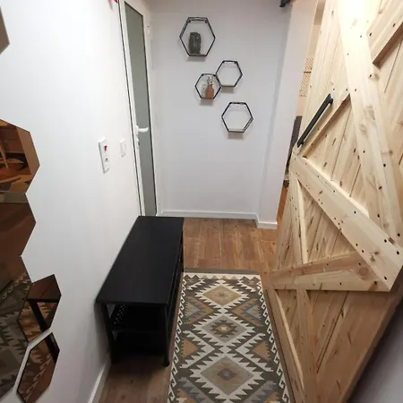 Tiny Hideaway - Charming By Sea Garden Apartment