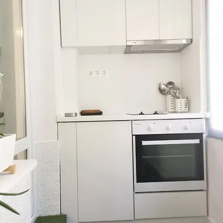 Tiny Hideaway - Charming By Sea Garden Apartment *