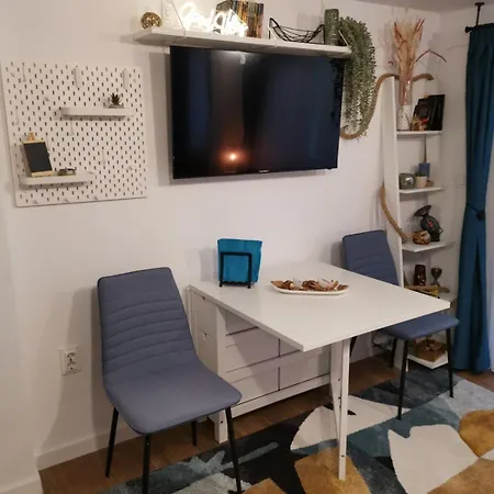 Apartmán Tiny Hideaway - Charming By Sea Garden